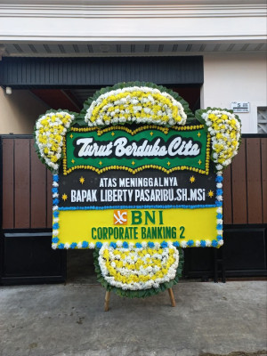 Papan Bunga Duka di Gomong