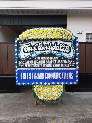 Papan Bunga Duka di Gomong